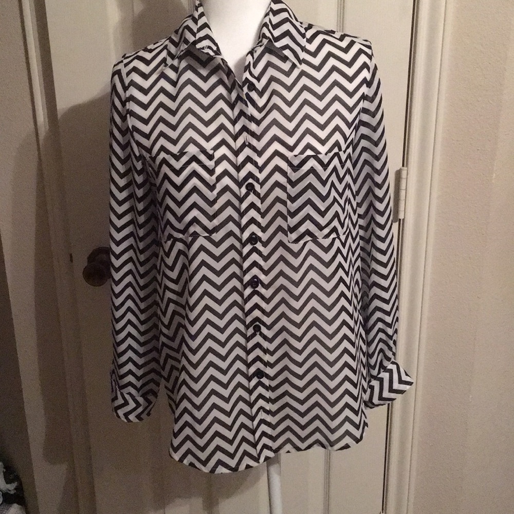 Black and White Chevron Print Blouse.